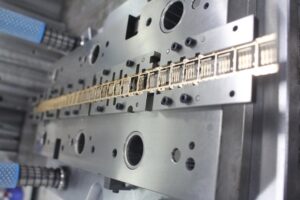 precision stamping dies(precision injection molding)