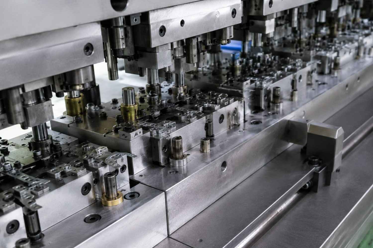 deep drawing transfer stamping dies